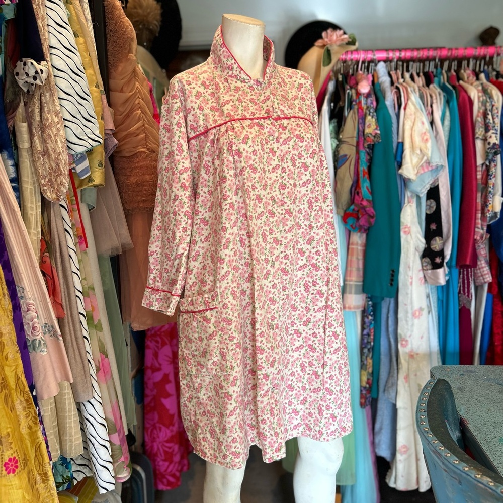 Vintage Pink Flower Bud Housedress - image 2